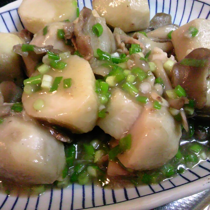 里芋と豚バラの炒め物